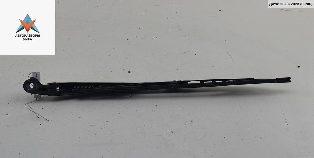 Щеткодержатель (поводок стеклоочистителя) задний Volkswagen Passat B5 1998, 1.8 л., бензин, МКПП, синий, универсал, 3B9955707A - фото №1