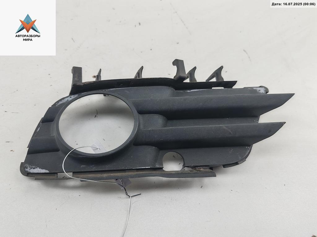 рамка фары противотуманной левой Opel Vectra C 2003, 2.2 л., бензин, МКПП, серый, хетчбэк 5 дв., 13100593 - фото №1