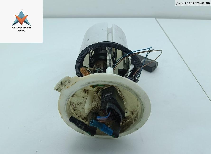 насос топливный Volkswagen Golf 5 поколение 2007, 1.4 л., бензин, МКПП, серый, хетчбэк 5 дв., 1K0919051BG - фото №1