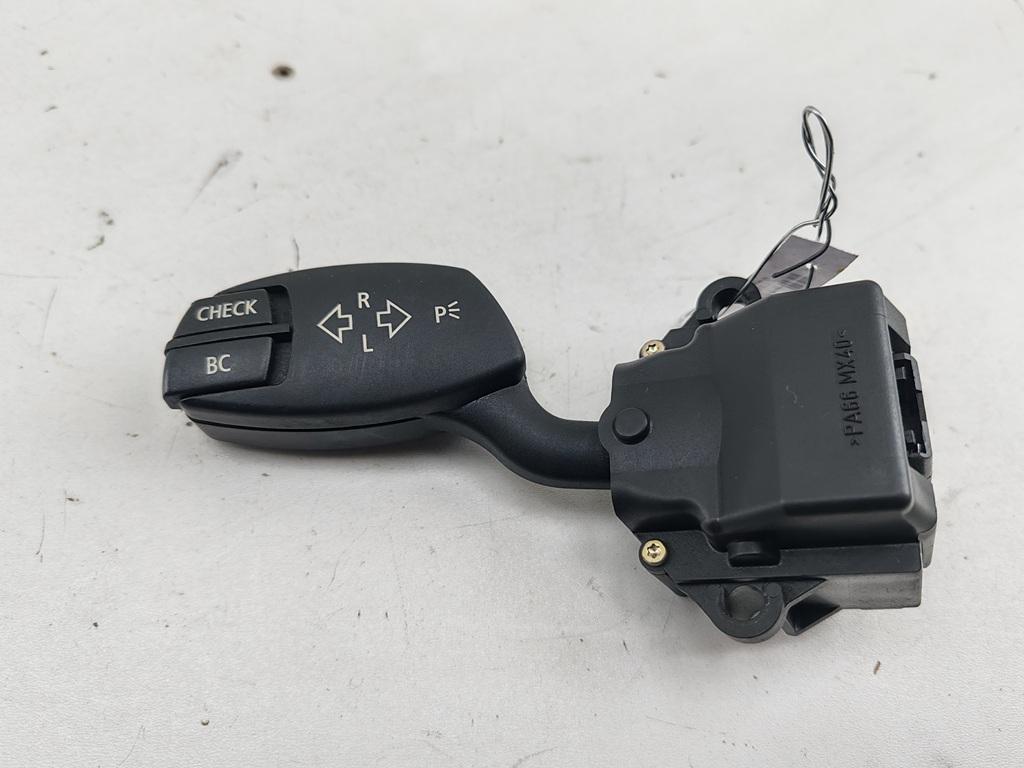 переключатель поворотов BMW 5 E60/E61 2004, 3.0 л., дизель, АКПП, синий, седан, 6924103
