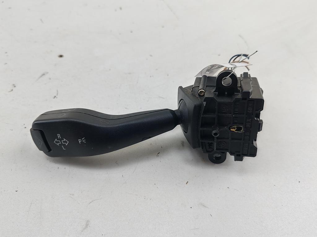 переключатель поворотов BMW 3 E46 2004, 2.0 л., бензин, АКПП, синий, универсал, 8363668