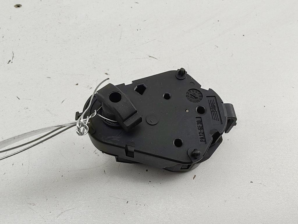 моторчик заслонки печки BMW X3 E83 2006, 3.0 л., дизель, МКПП, чёрный, внедорожник 5 дв., 6934823