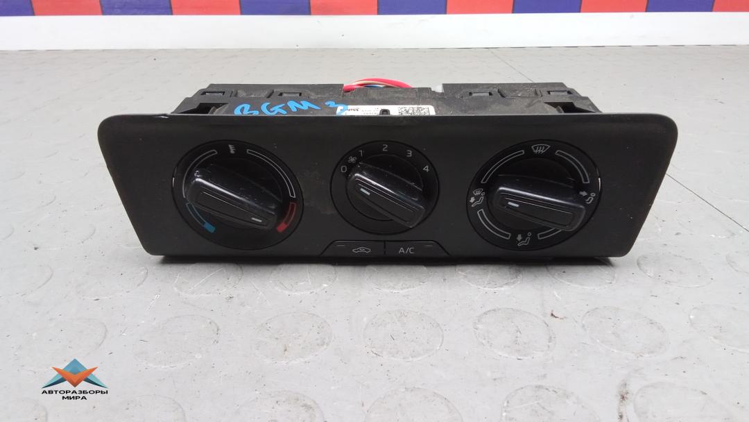 блок управления печки / климат-контроля Skoda Fabia 3 поколение (NJ) 2015, 1.2 л., бензин, МКПП, хетчбэк 5 дв., 6V0820045A - фото №1