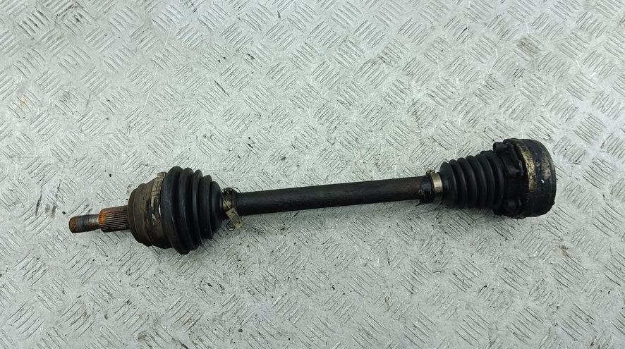 полуось передняя левая (приводной вал, ШРУС) Audi A3 8L 1996, 1.6 л., бензин, МКПП, серый, хетчбэк 3 дв.