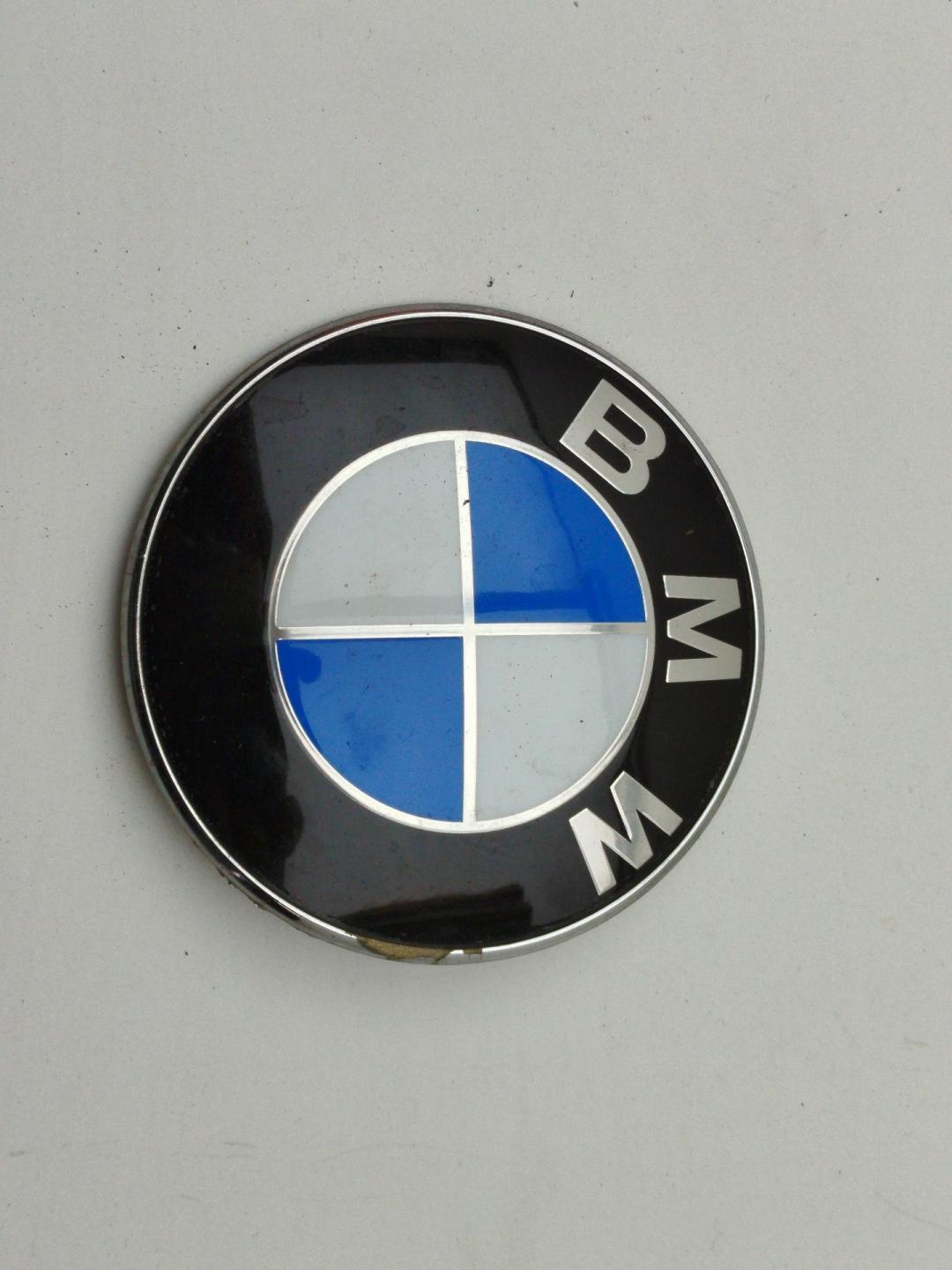 эмблема BMW X3 E83 2006, 3.0 л., дизель, МКПП, чёрный, внедорожник 5 дв., 8132375