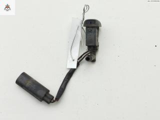 форсунка омывателя лобового стекла BMW 1 серия E81/E82/E87/E88 2006, 1.6 л., бензин, МКПП, чёрный, хетчбэк 5 дв., 7110851