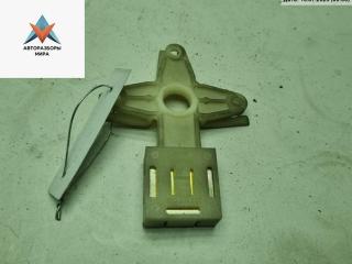 кронштейн (крепление) Volkswagen Passat B5 [рестайлинг] 2002, 1.9 л., дизель, МКПП, синий, универсал, 3B0839833