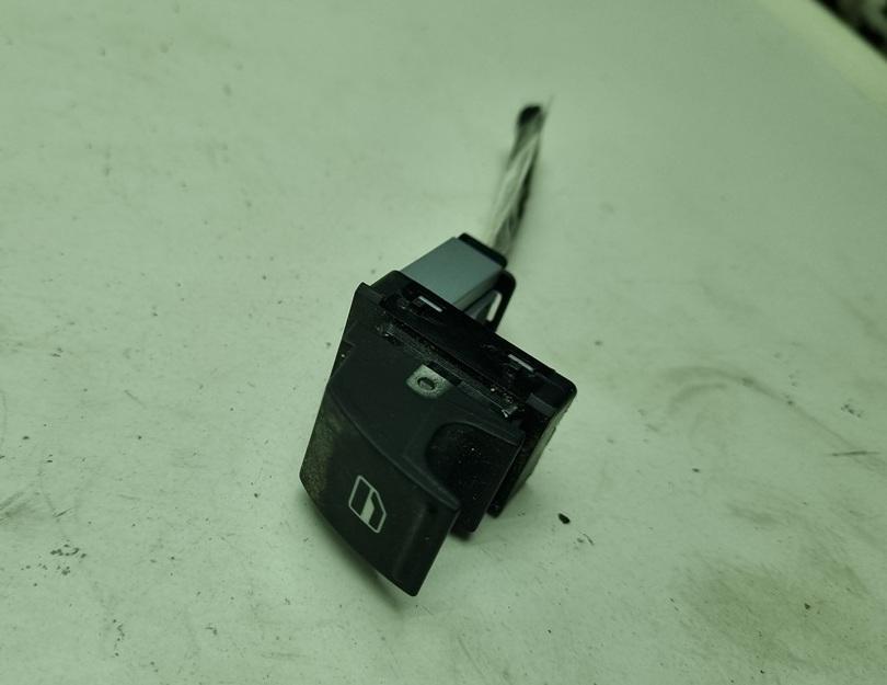 кнопка стеклоподъемника заднего левого Volkswagen Passat B6 2007, 2.0 л., дизель, АКПП, серый, универсал, 7L6959855B