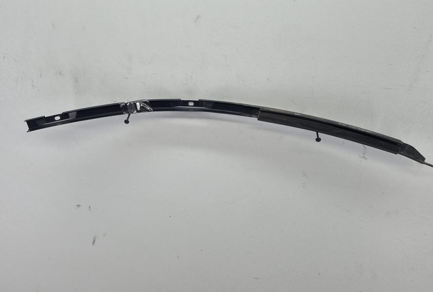молдинг двери задней левой Volkswagen Passat B6 2007, 2.0 л., дизель, АКПП, серый, универсал, 3C9839065A - фото №1