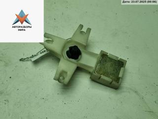 кронштейн (крепление) Volkswagen Passat B5 1998, 1.8 л., бензин, МКПП, синий, универсал, 3B0839833