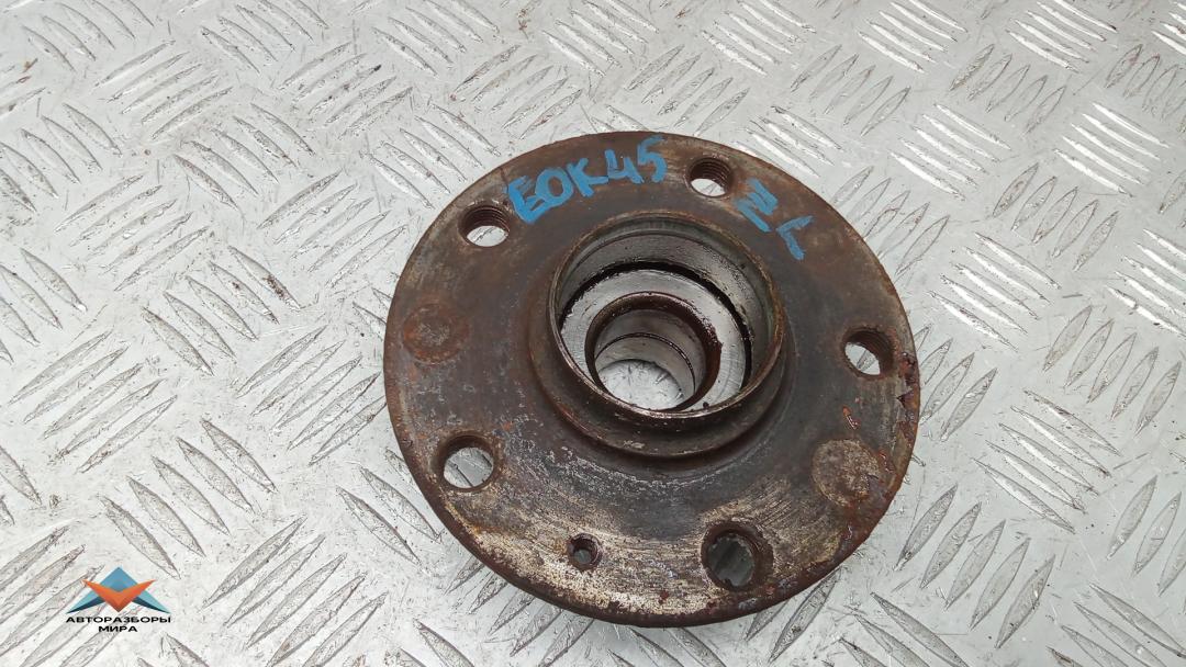 ступица задняя левая Skoda Octavia 3 поколение (A7) 2014, 2.0 л., дизель, МКПП, хетчбэк 5 дв. - фото №1