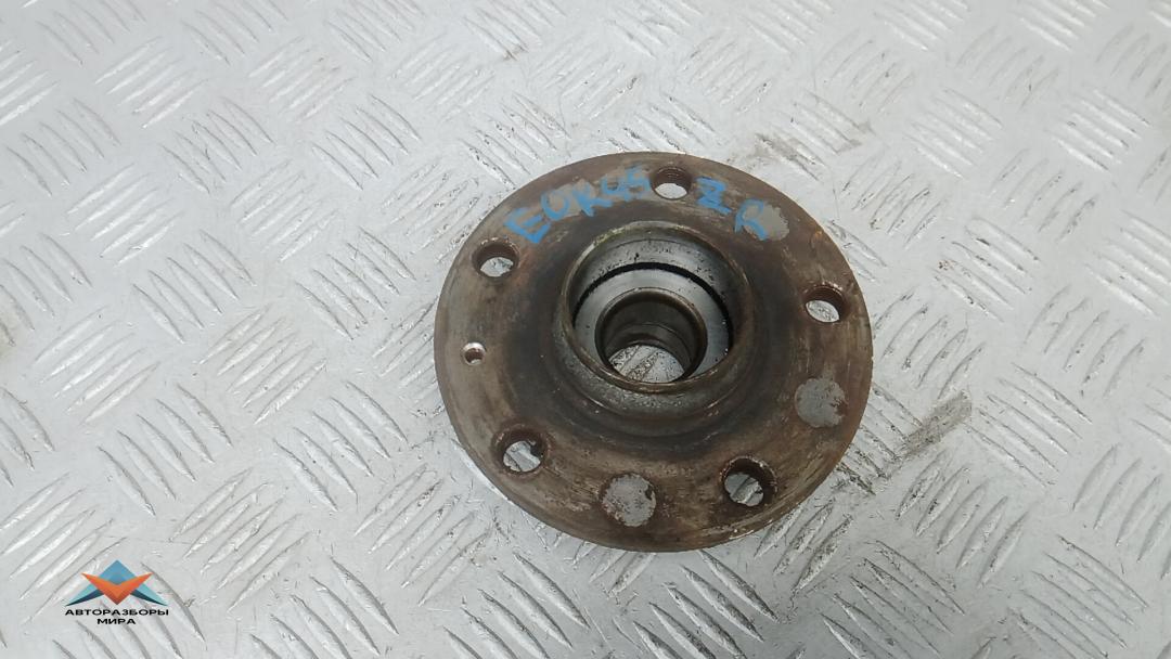 ступица задняя правая Skoda Octavia 3 поколение (A7) 2014, 2.0 л., дизель, МКПП, хетчбэк 5 дв. - фото №1