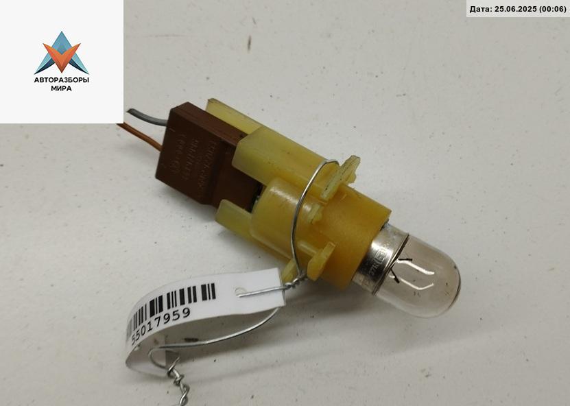 Патрон лампы фонаря Audi A8 D2/4D 1998, 4.2 л., бензин, АКПП, синий, седан - фото №1