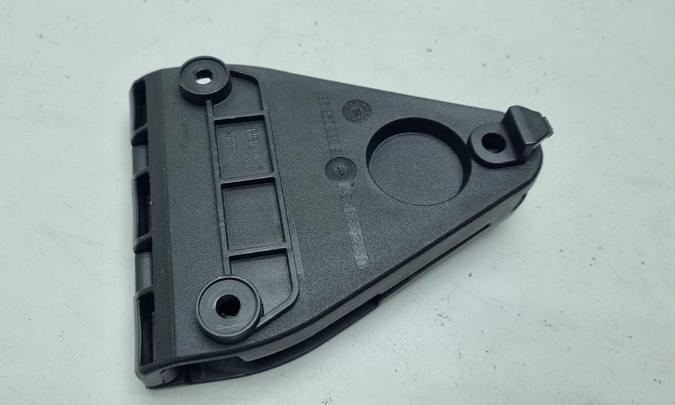 кронштейн (крепление) Volkswagen Bora 2001, 2.0 л., бензин, МКПП, чёрный, седан, 4B5860285D