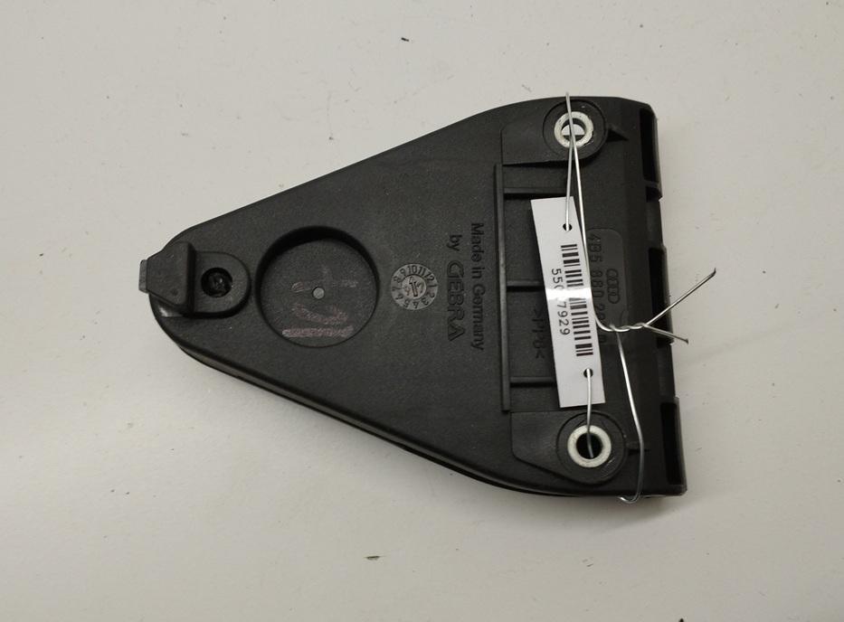 кронштейн (крепление) Audi A6 C5 1997, 2.4 л., бензин, АКПП, зелёный, седан, 4B5860285D