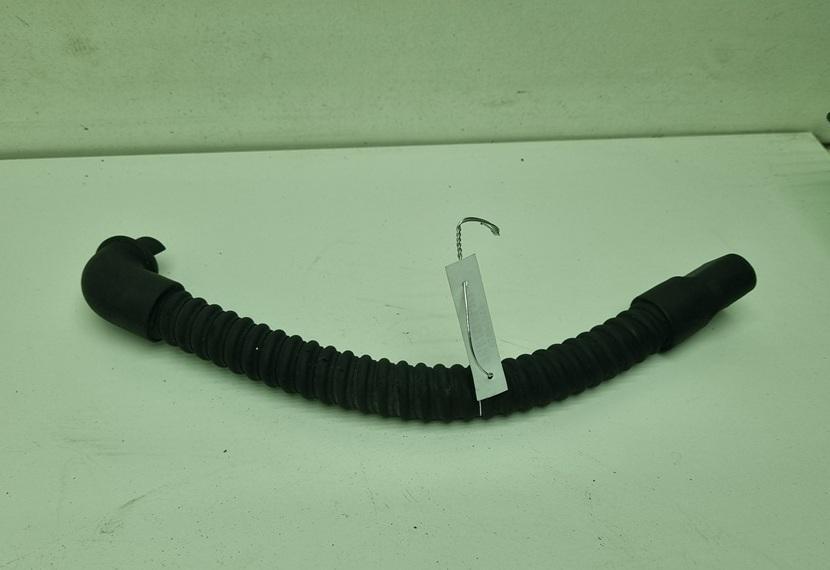 патрубок (трубопровод, шланг) Volkswagen Passat B5+ (GP) 2002, 2.5 л., дизель, АКПП, чёрный, универсал, 3B1816311 - фото №1