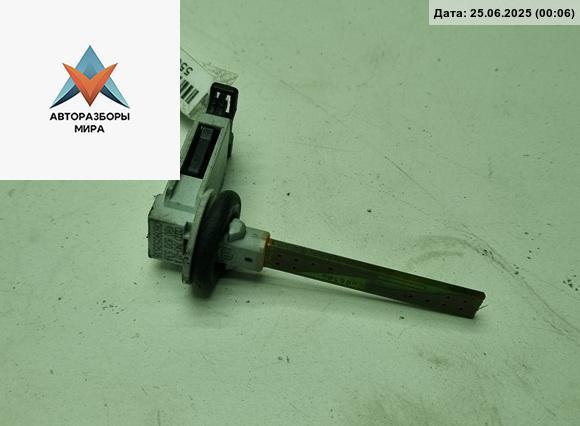 датчик кондиционера Volkswagen Golf 5 поколение 2005, 1.4 л., бензин, МКПП, серый, хетчбэк 3 дв., 4B0820539 - фото №1