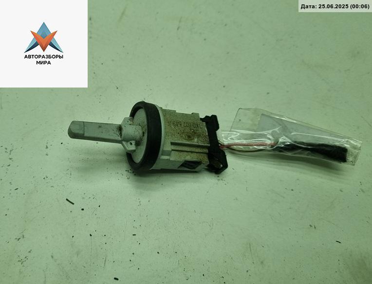 датчик кондиционера SEAT Leon 2 поколение 2006, 1.6 л., бензин, МКПП, жёлтый, хетчбэк 5 дв., 1K0907543A - фото №1