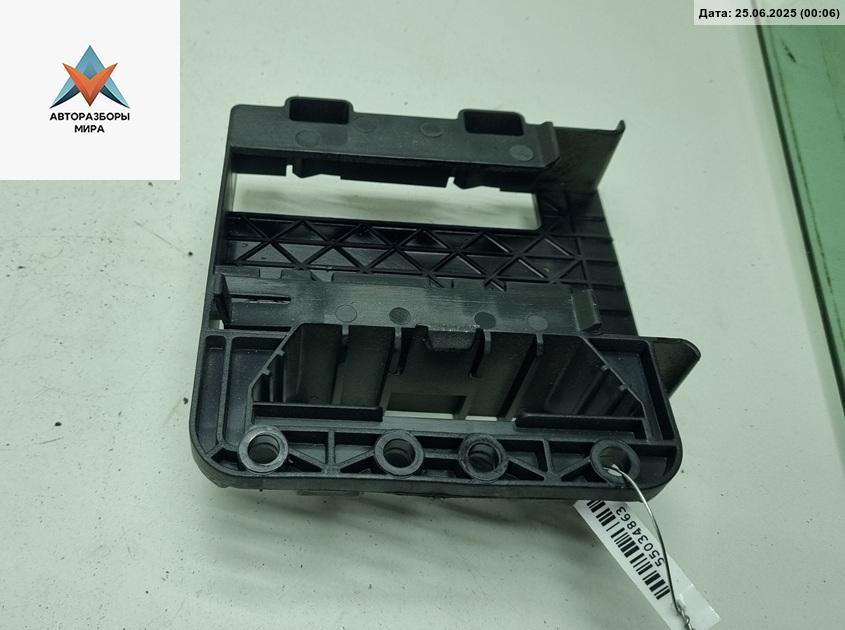 кронштейн (крепление) SEAT Leon 2 поколение 2006, 1.6 л., бензин, МКПП, жёлтый, хетчбэк 5 дв., 1K1907348A - фото №1