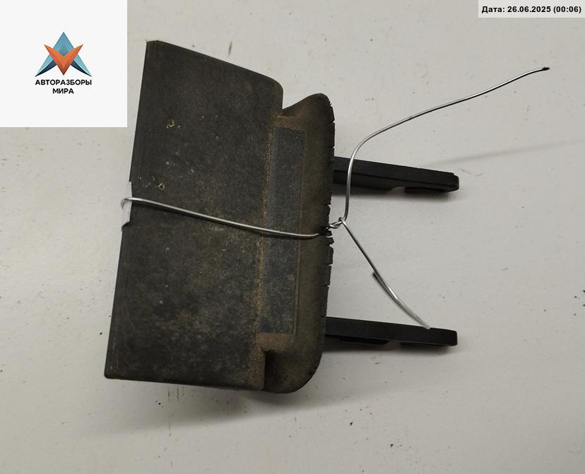 ручка крышки багажника Audi A6 4B/C5 1997, зелёный, седан, 4B0827777A - фото №1