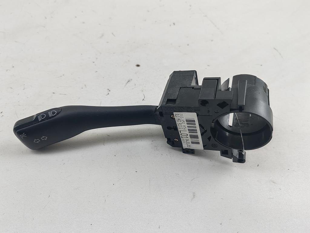 переключатель поворотов Audi A6 C5 2000, 2.4 л., бензин, АКПП, синий, седан, 8L095353G