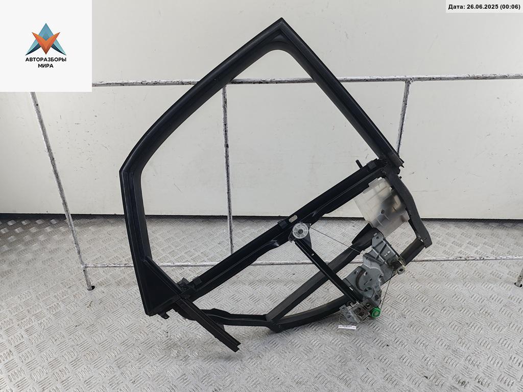 стеклоподъемник задний правый Audi A4 B5 1996, 1.6 л., бензин, МКПП, белый, седан - фото №1