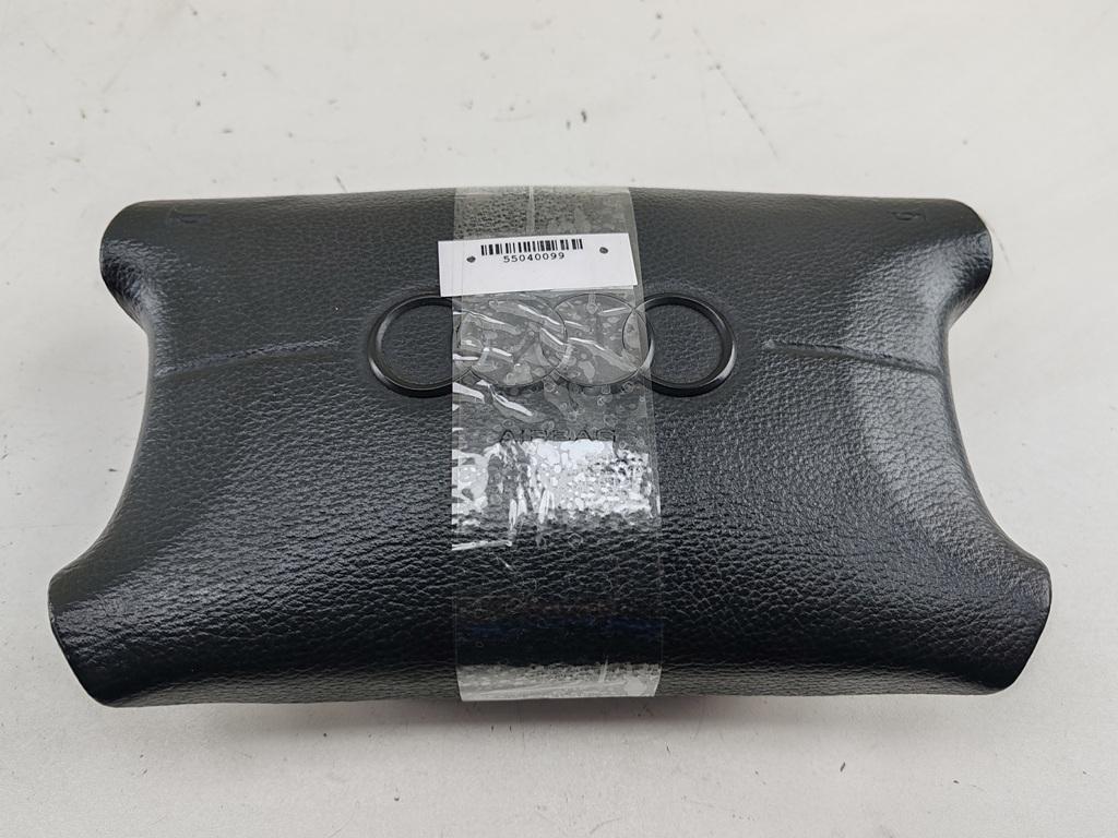 подушка безопасности водителя Audi A6 4A/C4 1997, 2.5 л., дизель, МКПП, зелёный, универсал - фото №1