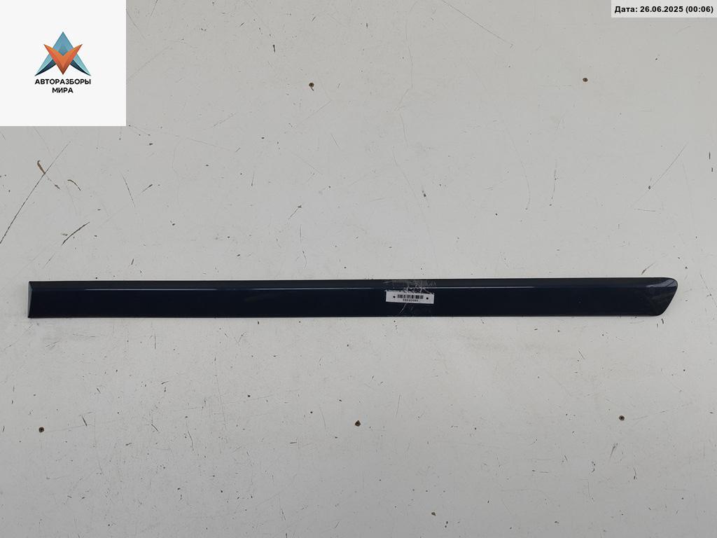 молдинг двери задней левой Audi A4 B6 2002, 2.0 л., бензин, МКПП, синий, универсал, 8E0853963 - фото №1