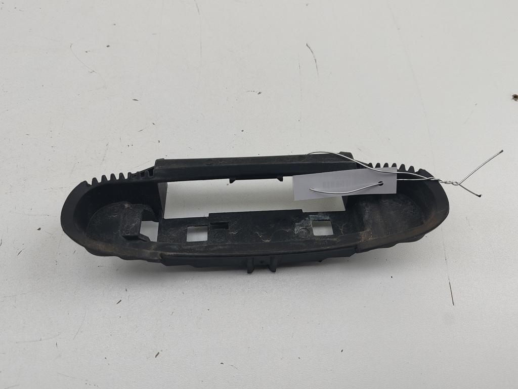 Корпус (держатель) ручки двери задней правой Audi A4 B6 2002, 2.0 л., бензин, МКПП, синий, универсал, 4B0839885