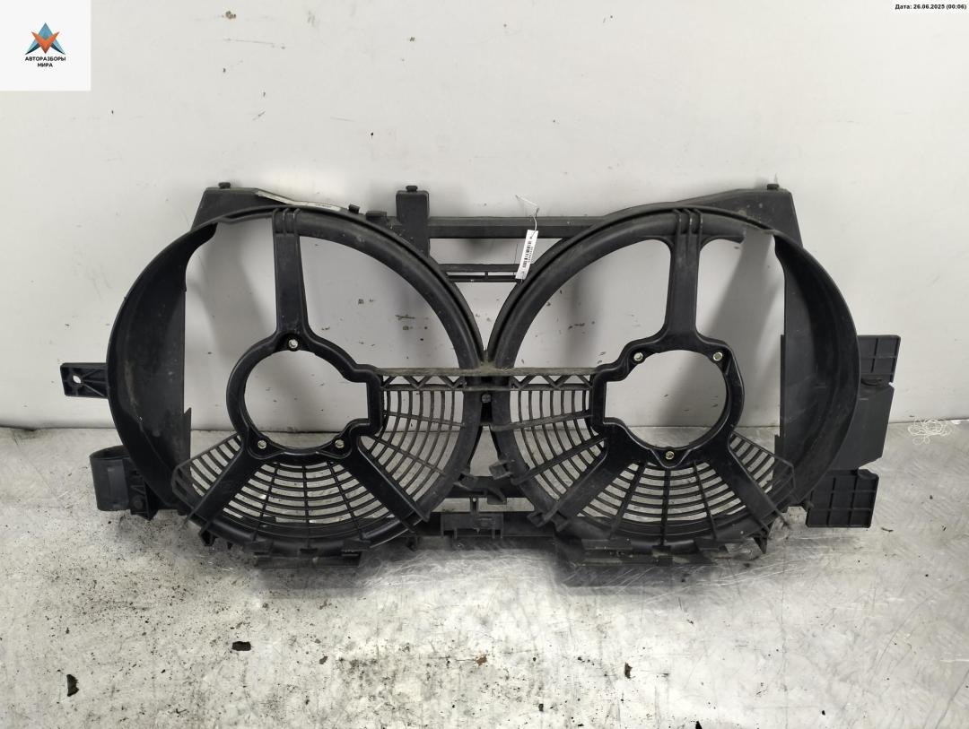 диффузор вентилятора Renault Espace 3 поколение 1997, 2.0 л., бензин, МКПП, зелёный, минивэн, 070793933 - фото №1