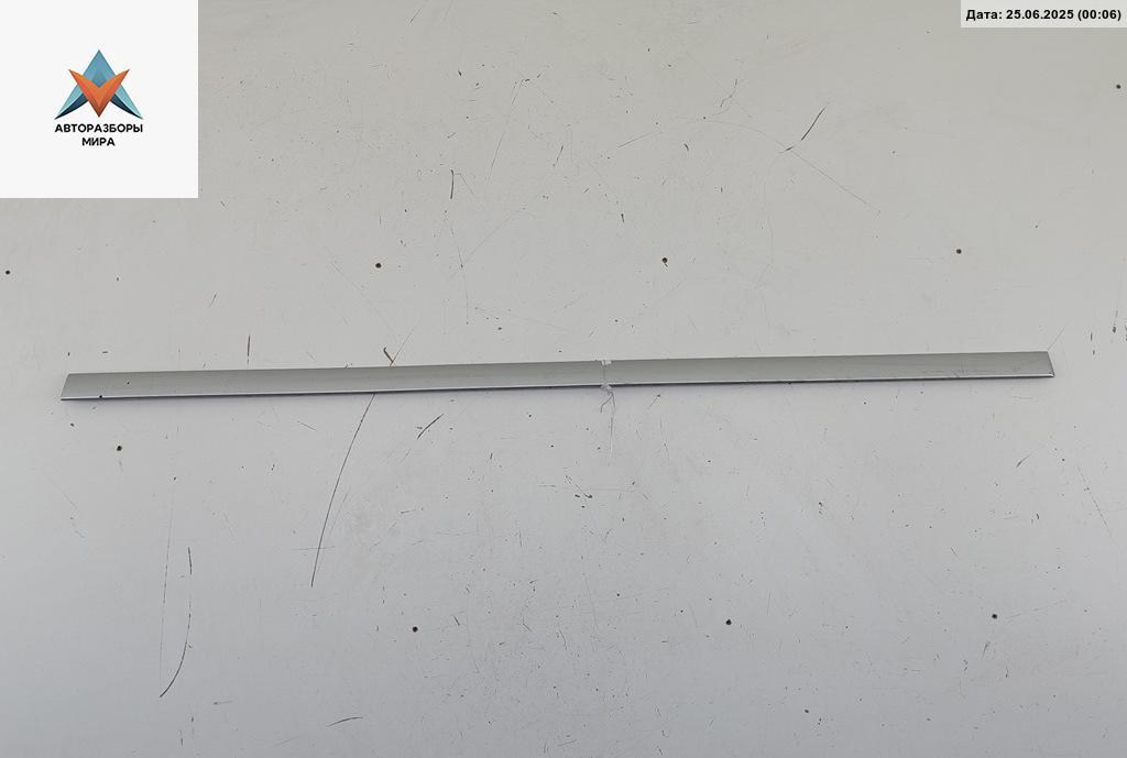 молдинг двери передней правой Audi A6 4B/C5 2000, 2.5 л., дизель, АКПП, серый, универсал, 4B0853954A - фото №1