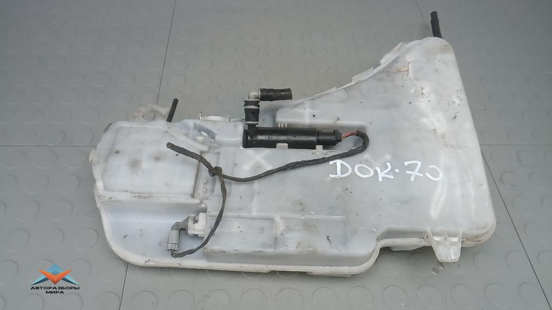 бачок омывателя BMW 5 серия F07/F10/F11 2011, 3.0 л., D 530d, дизель, АКПП, хетчбэк 5 дв. - фото №1