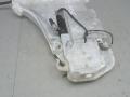 бачок омывателя BMW 5 серия F07/F10/F11 2011, 3.0 л., D 530d, дизель, АКПП, хетчбэк 5 дв. - фото №2