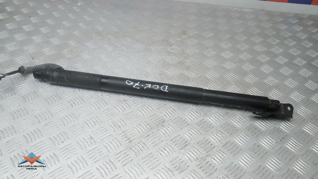 амортизатор крышки багажника (3-5 двери) BMW 5 серия F07/F10/F11 2011, 3.0 л., D 530d, дизель, АКПП, хетчбэк 5 дв. - фото №1