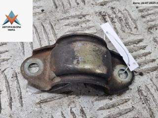 крепление стабилизатора / втулки стабилизатора Volkswagen Passat B5 1997, 1.6 л., бензин, МКПП, серый, седан, 4D0411336