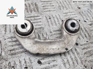 крепление стабилизатора / втулки стабилизатора Volkswagen Passat B5 1997, 1.6 л., бензин, МКПП, серый, седан, 133114