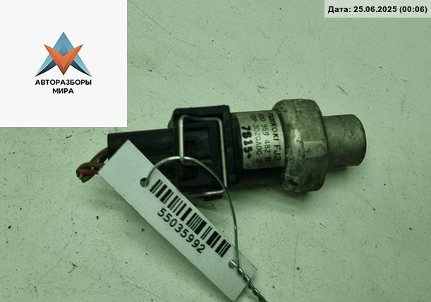 датчик кондиционера Volkswagen Passat B5 1998, 1.8 л., бензин, МКПП, серый, седан, 8D0959482B - фото №1