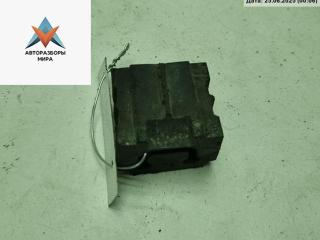 кронштейн радиатора Volkswagen Passat B5 [рестайлинг] 2000, 1.9 л., дизель, МКПП, белый, универсал, 8D0260425