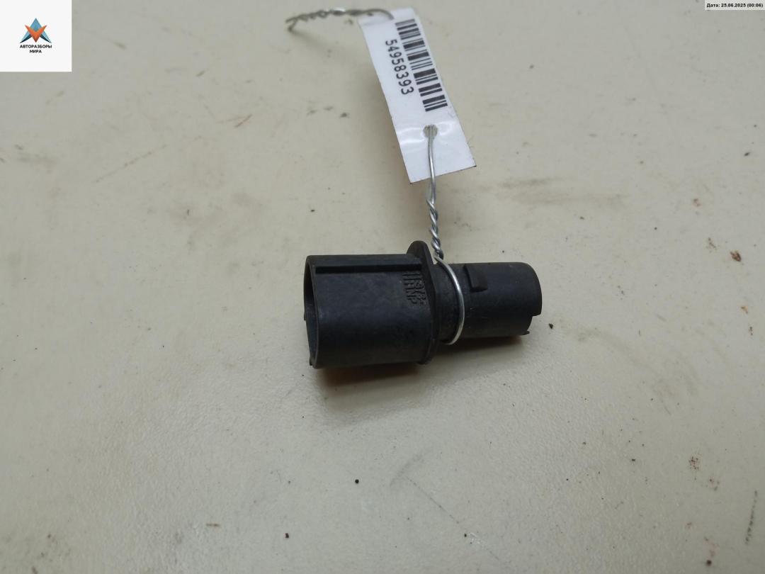 Патрон лампы фары Volvo S40 2 поколение 2005, 2.0 л., дизель, МКПП, чёрный, универсал - фото №1