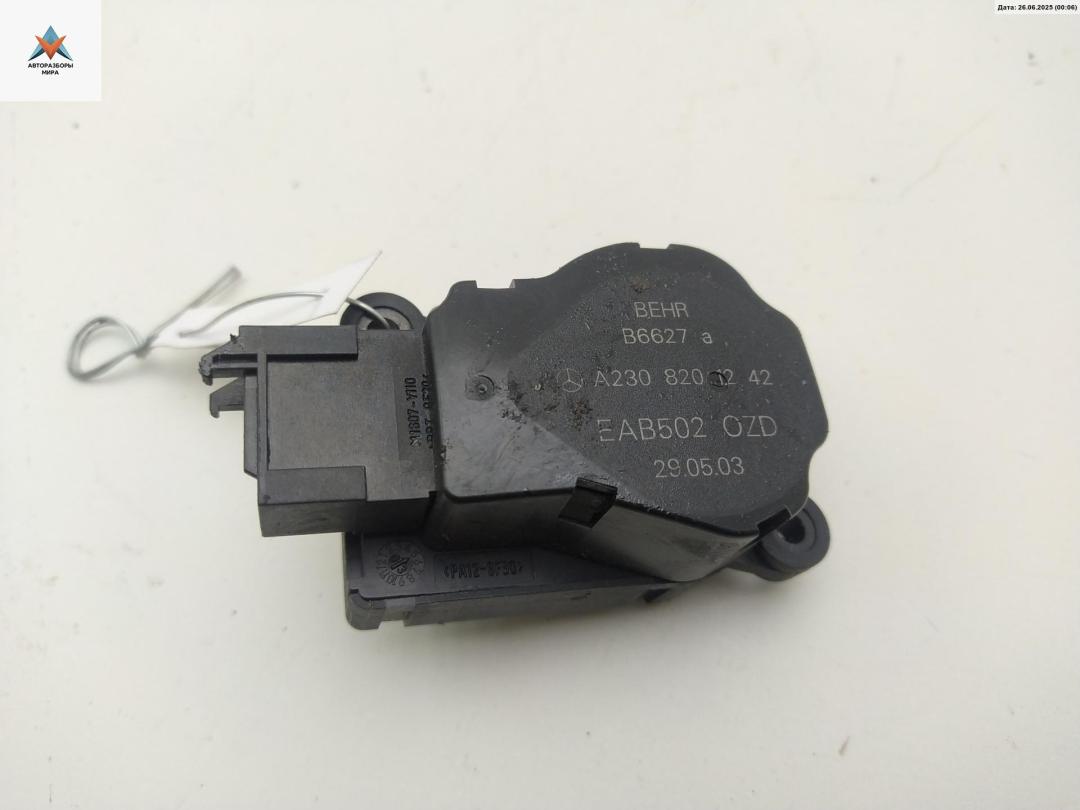 моторчик заслонки печки Mercedes-Benz E-Класс W211/S211 2003, 1.8 л., бензин, МКПП, серый, универсал, 2308201242 - фото №1