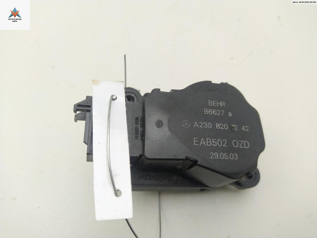 моторчик заслонки печки Mercedes-Benz E-Класс W211/S211 2003, 1.8 л., бензин, МКПП, серый, универсал, 2308201242 - фото №1