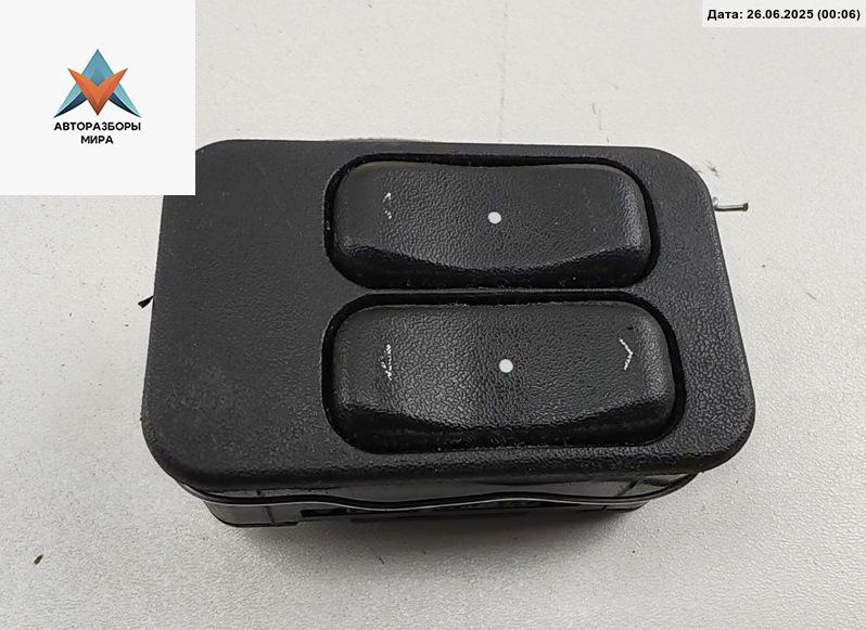 кнопка стеклоподъемника переднего левого Opel Meriva 1 поколение (A) 2003, 1.6 л., бензин, робот, серый, минивэн, 13363202 - фото №1