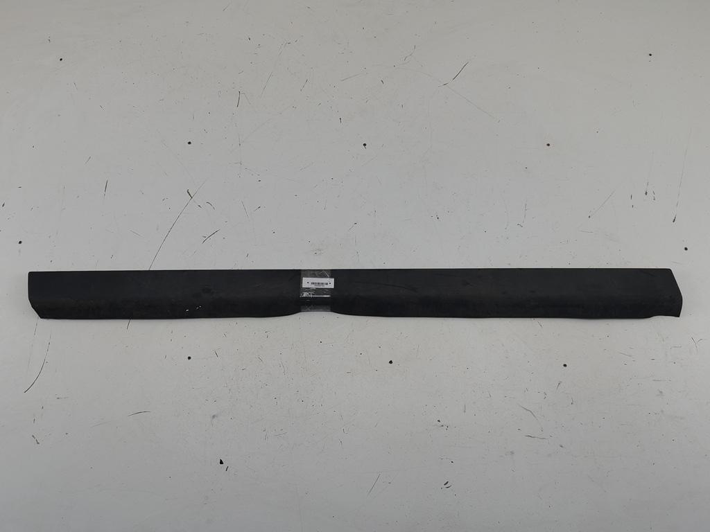 молдинг двери передней левой Volkswagen Passat B5 1997, 1.6 л., бензин, МКПП, серый, седан, 3B0854939 - фото №1