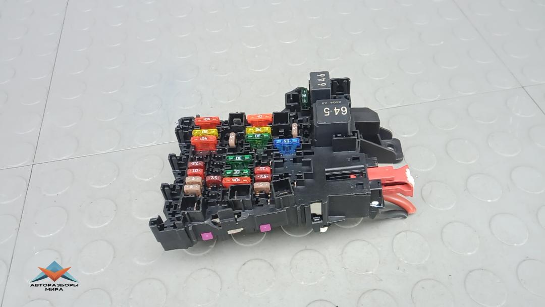 блок предохранителей Skoda Superb 3 поколение 2018, 1.6 л., дизель, АКПП, хетчбэк 5 дв., 5Q0937615C - фото №1