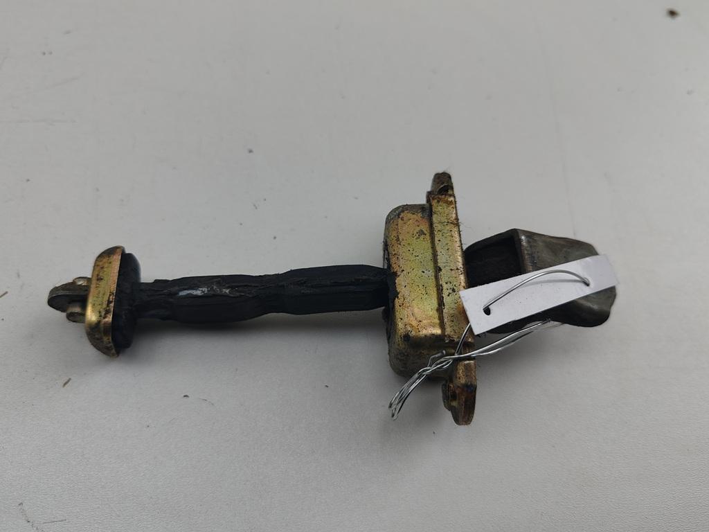 Ограничитель открывания двери задней Nissan Primera P11 2001, хетчбэк 5 дв.