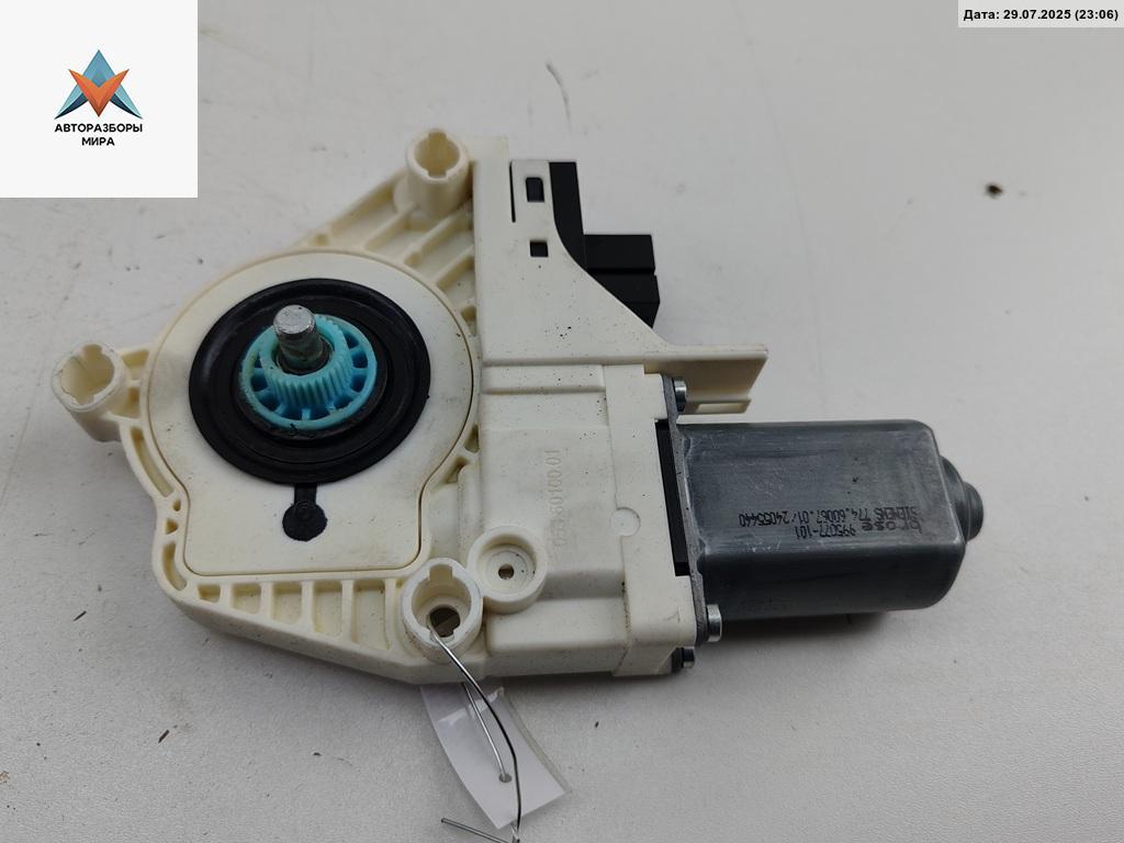 моторчик стеклоподъемника передний правый Audi A6 4F/C6 2005, 2.4 л., бензин, АКПП, синий, седан, 4F0959802 - фото №1