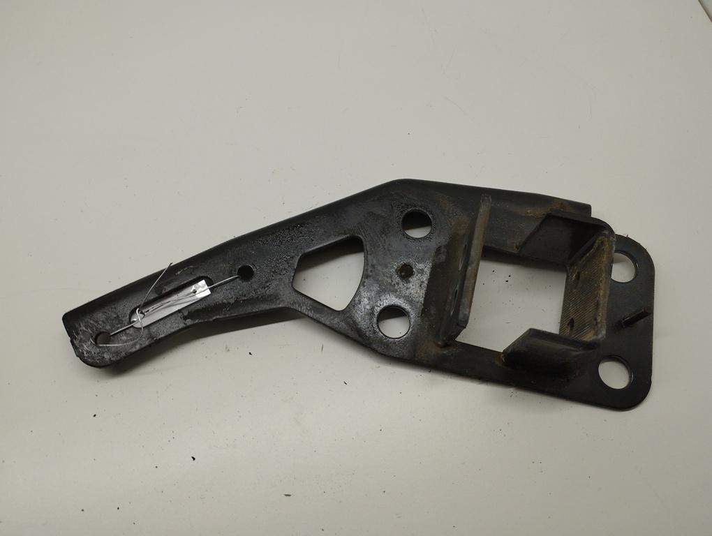 кронштейн переднего бампера Audi A6 4F/C6 2005, 2.4 л., бензин, АКПП, синий, седан, 4F0805500 - фото №1