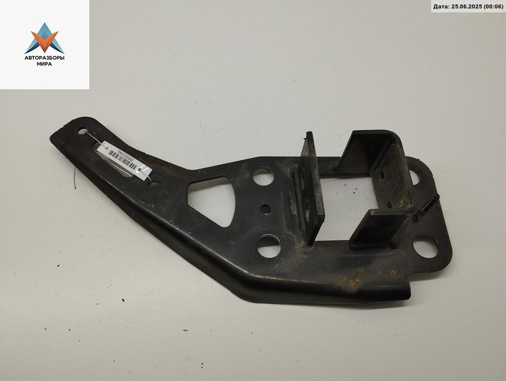 кронштейн переднего бампера Audi A6 4F/C6 2005, 2.4 л., бензин, АКПП, синий, седан, 4F0805499 - фото №1