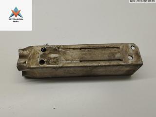 кронштейн переднего бампера Audi A6 4F/C6 2005, 2.4 л., бензин, АКПП, синий, седан, 4F0807133