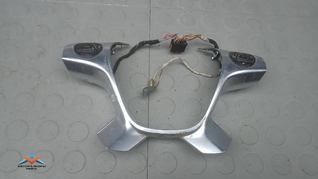 кнопки управления на руле Ford Transit 8 поколение 2015, 2.2 л., дизель, МКПП, микроавтобус, AM5T14K147AA - фото №1